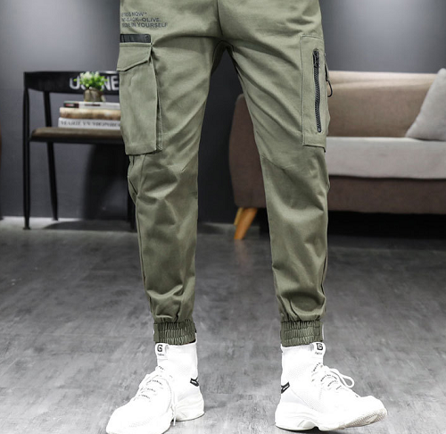 工装裤<a href=//sxhpys.com/ target='_blank'>面料</a>一般用什么？什么布料的工装裤不粘毛？
